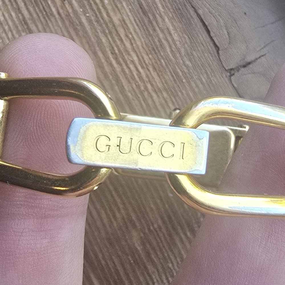 Gucci Gold and Black Watch - Picture 4 of 8